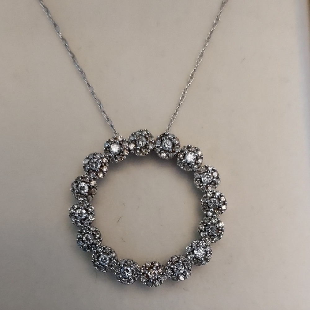 19" 3/4 CT 10K White Gold Diamond Circle Necklace